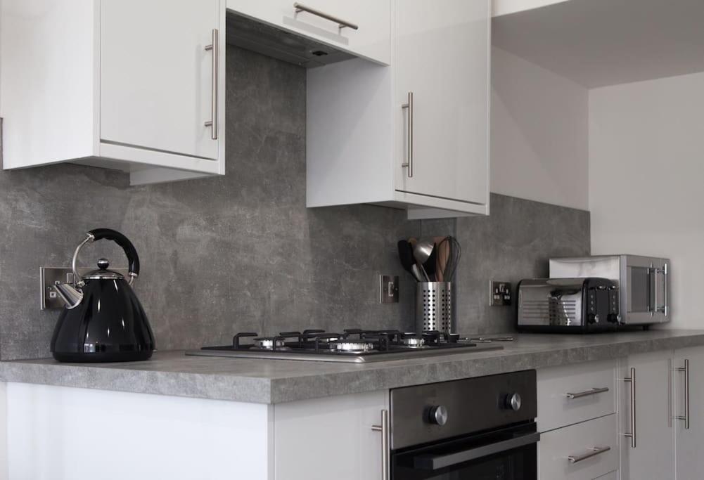 Stunning 2 Bed Apartment With Sea Views, Penzance Exterior foto